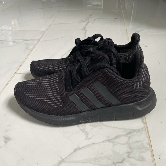 Adidas Kids Swift Run - Picture 1 of 10